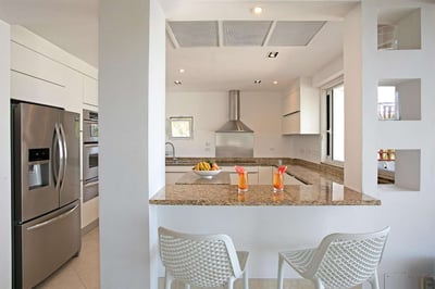 Luxury Villa Photo #15