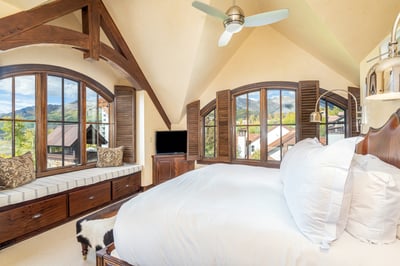 Luxury Villa Photo #10