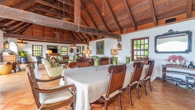 Luxury Villa Photo #40