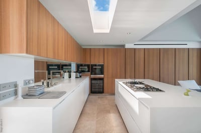 Luxury Villa Photo #13