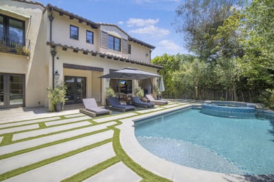 Luxury Villa Photo #3