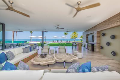 Luxury Villa Photo #12