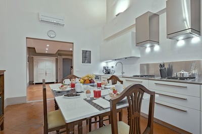 Luxury Villa Photo #7