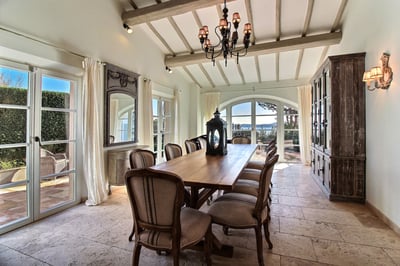 Luxury Villa Photo #12