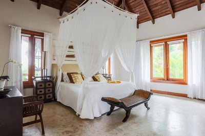 Luxury Villa Photo #31