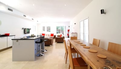 Luxury Villa Photo #9