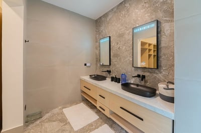 Luxury Villa Photo #29