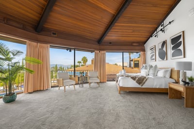 Luxury Villa Photo #30