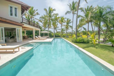 Luxury Villa Photo #3