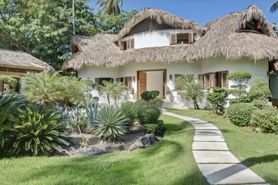 Luxury Villa Photo #3
