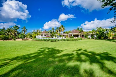 Luxury Villa Photo #2