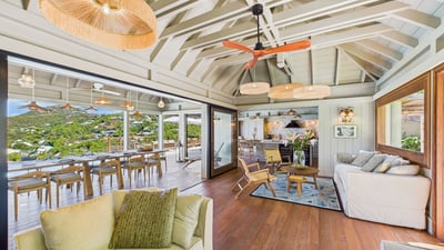 Luxury Villa Photo #26