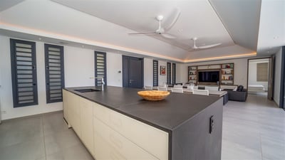 Kitchen & Dining Area