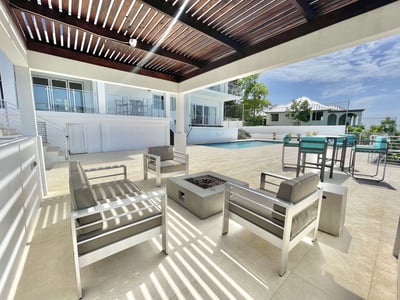 Luxury Villa Photo #4