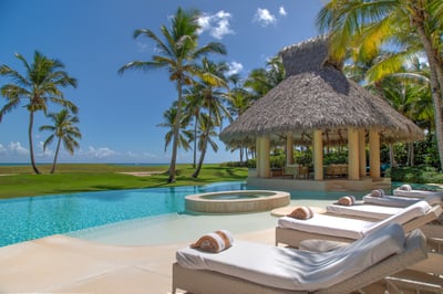 Luxury Villa Photo #4