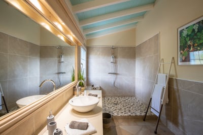 Luxury Villa Photo #36