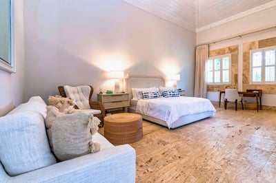 Luxury Villa Photo #17
