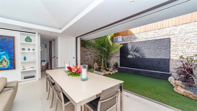 Kitchen & Dining Area