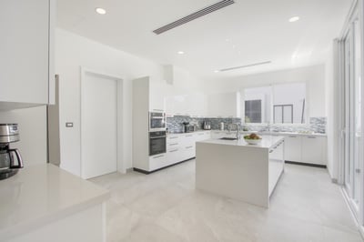 Luxury Villa Photo #29