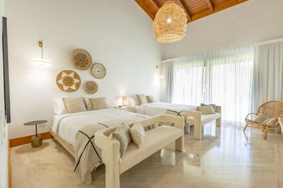 Luxury Villa Photo #22