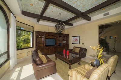 Luxury Villa Photo #14