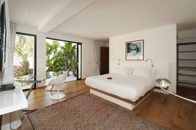 Luxury Villa Photo #25