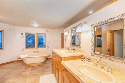 Luxury Villa Photo #16
