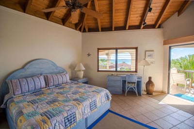 Luxury Villa Photo #17