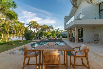 Luxury Villa Photo #11