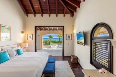 Luxury Villa Photo #43