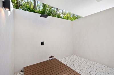 Kids Suite Private Ensuite – Level 1