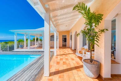 Luxury Villa Photo #6