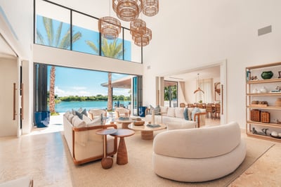Luxury Villa Photo #20
