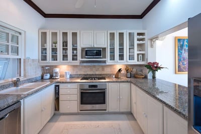 Luxury Villa Photo #6