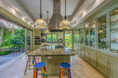 Luxury Villa Photo #16