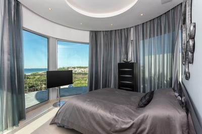 Luxury Villa Photo #30
