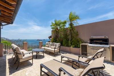 Luxury Villa Photo #2
