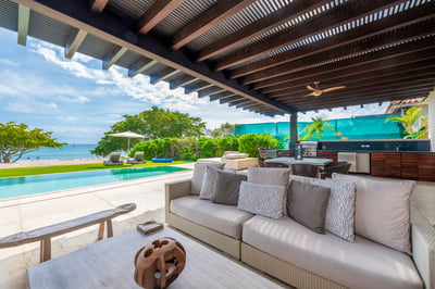 Luxury Villa Photo #24