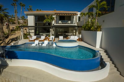 Luxury Villa Photo #2