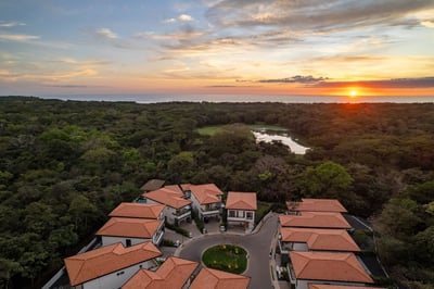 Luxury Villa Photo #35