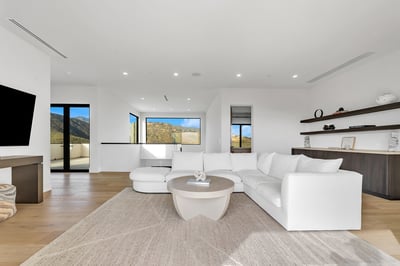Luxury Villa Photo #37