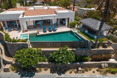 Luxury Villa Photo #2