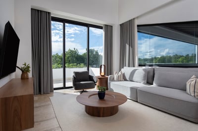 Luxury Villa Photo #9