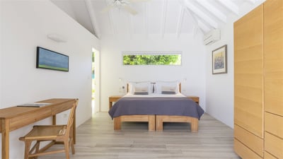Luxury Villa Photo #40