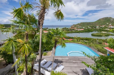 Luxury Villa Photo #5