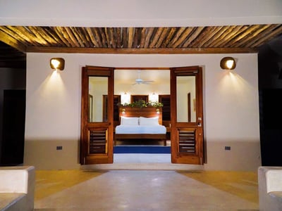 Luxury Villa Photo #33