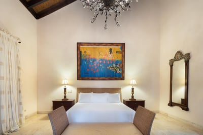 Luxury Villa Photo #26