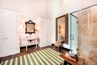 Luxury Villa Photo #6