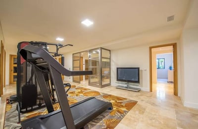 Luxury Villa Photo #31