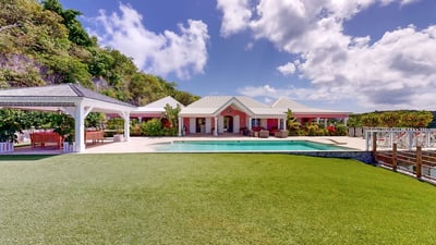 Luxury Villa Photo #3